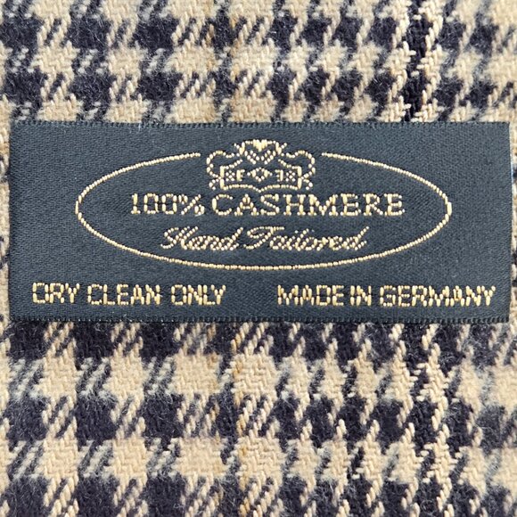 Cashmere Houndstooth Scarf Made in Germany - Picture 2 of 9